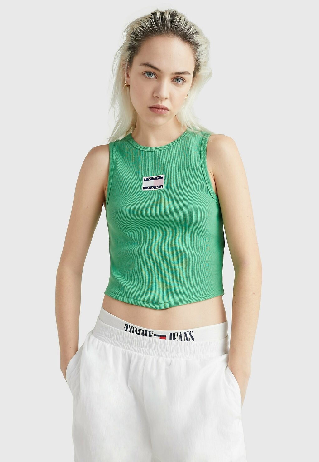 

Топ Tommy Jeans