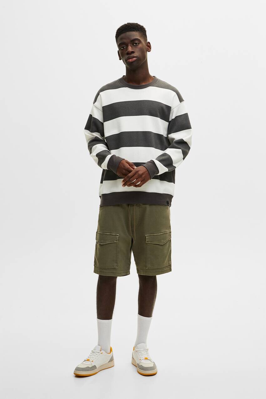 

Мягкие трикотажные шорты карго-бермуды Pull&Bear, хаки
