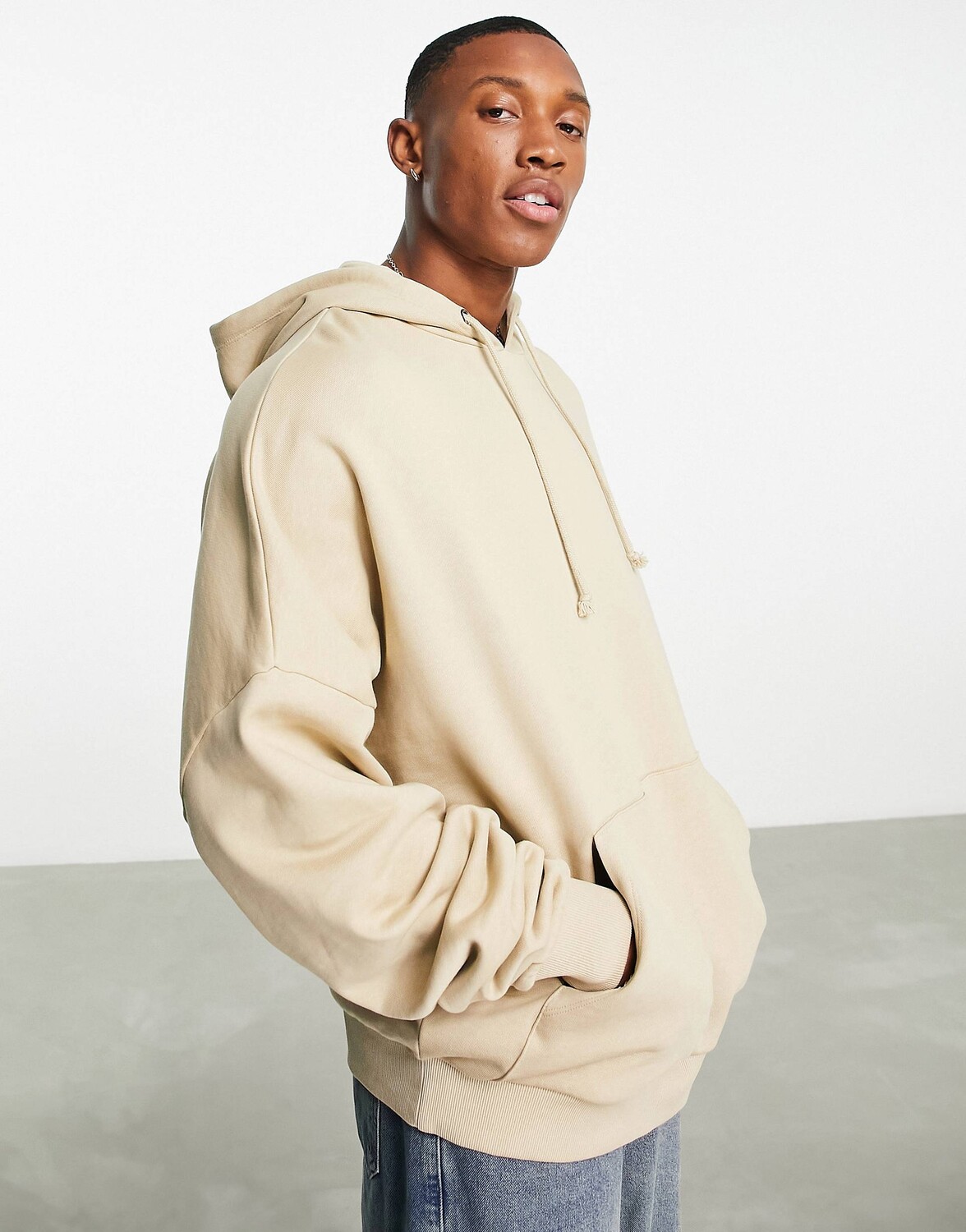

Худи оверсайз бежевого цвета ASOS DESIGN, Бежевый