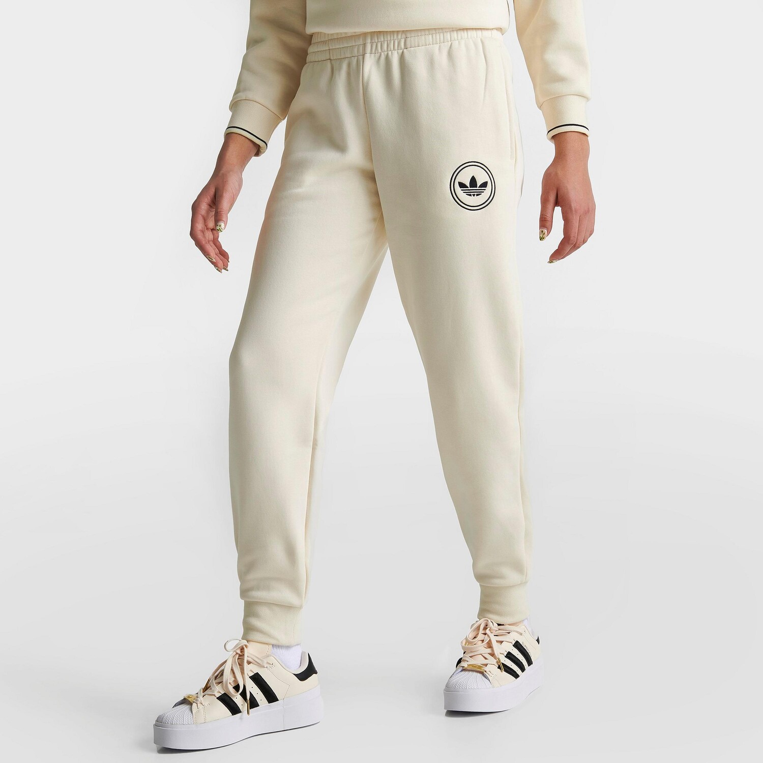 

Женские брюки-джоггеры Adidas Originals Circle Logo, кремовый