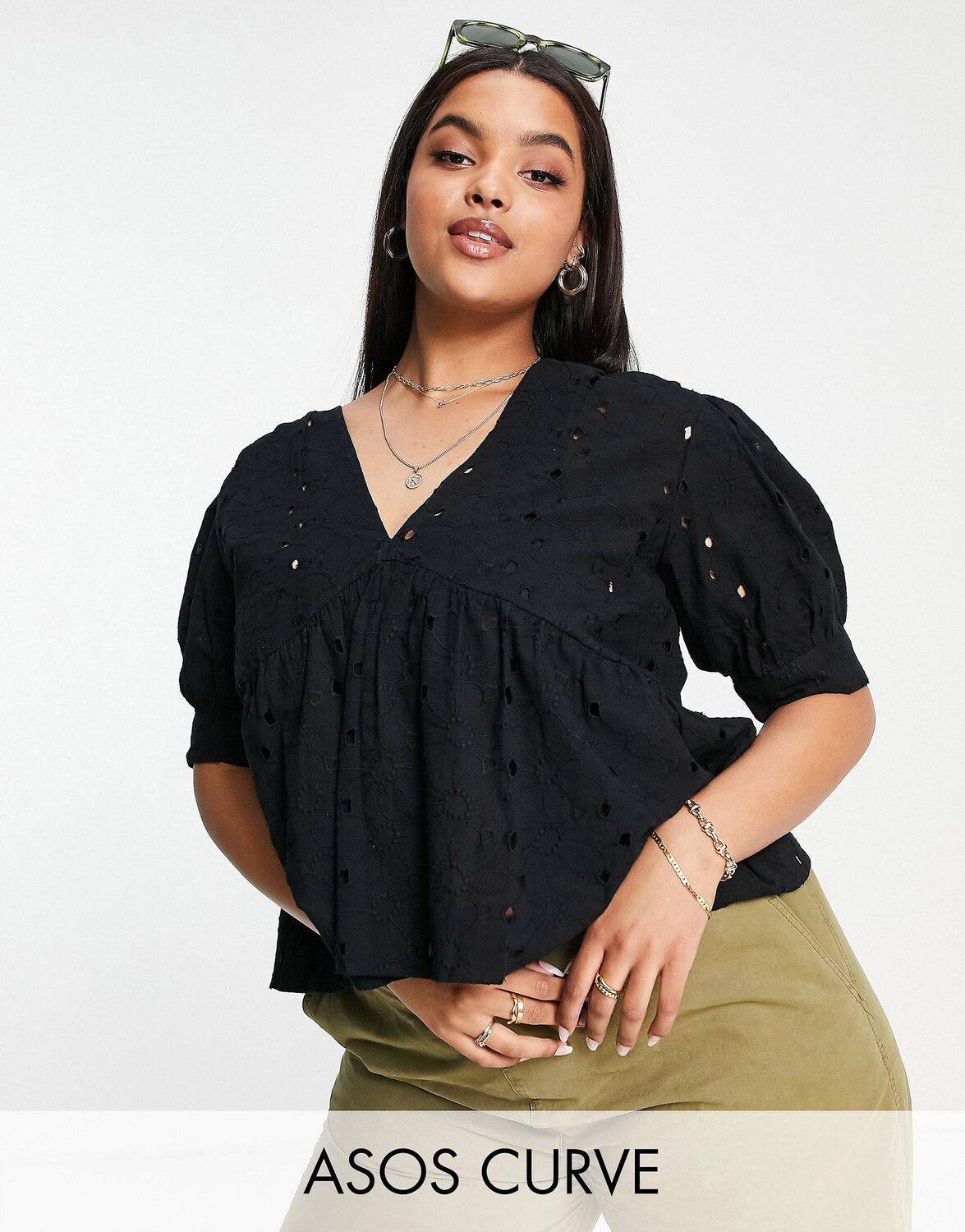 

Черный халат с баской и пышными рукавами ASOS DESIGN Curve