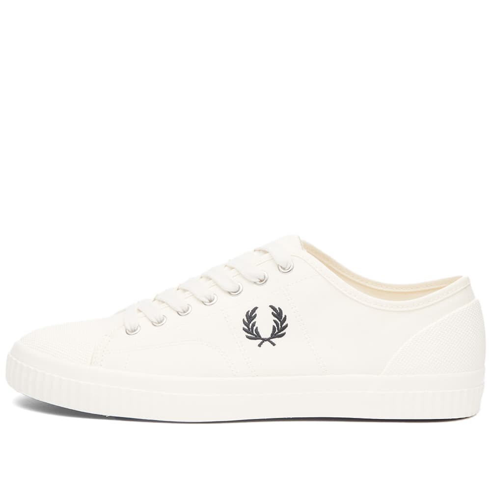 

красный - Низкие парусиновые кроссовки Perry Hughes Fred Perry Authentic