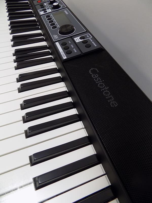 цена 61-клавишная сенсорная клавиатура-аранжировщик Casio Casiotone CT-S500, черный