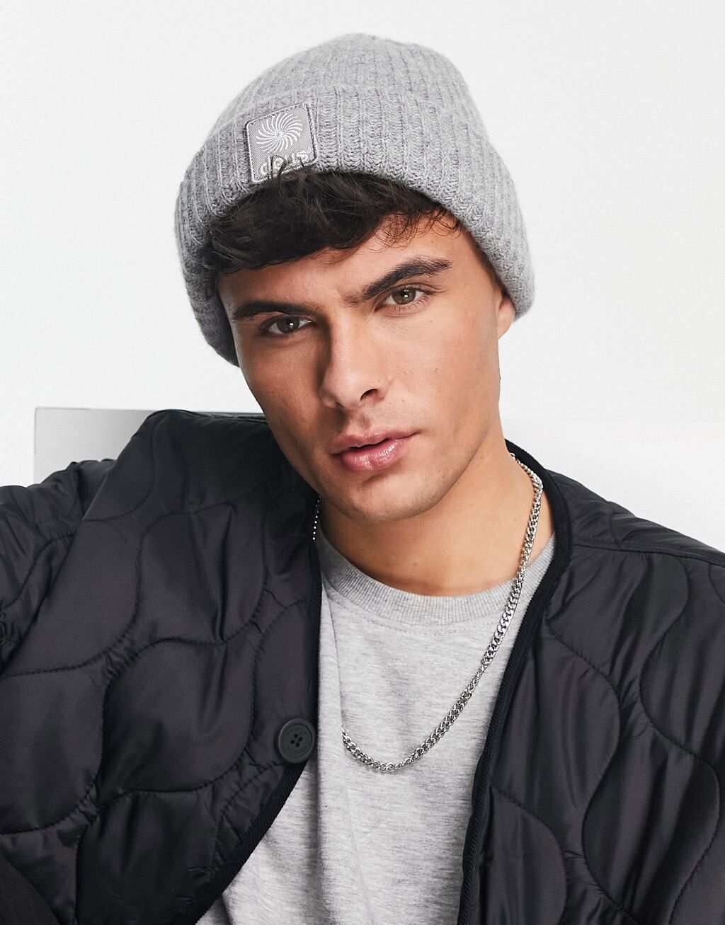 

Серая вязаная шапка Deus Ex Machina Recs эксклюзивно для ASOS