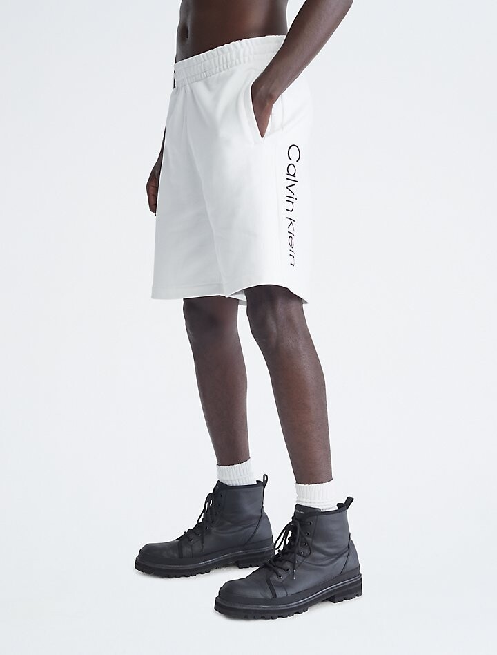 

Стандартные шорты с логотипом Calvin Klein, белый