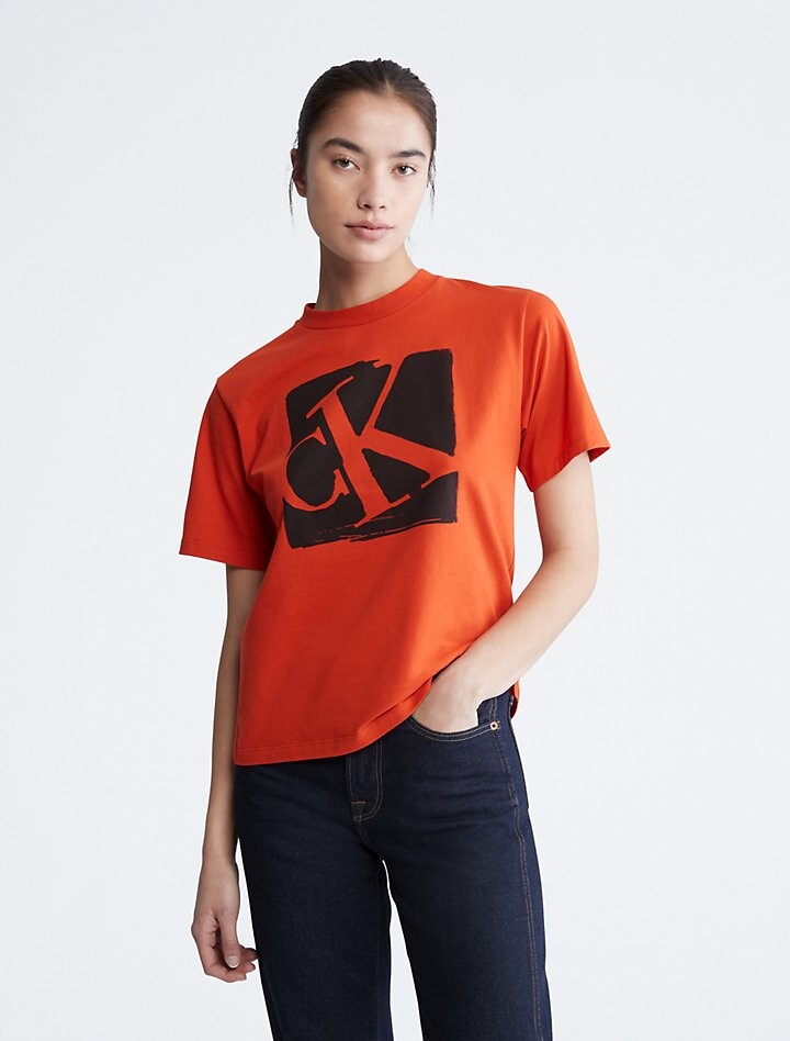 

Футболка с круглым вырезом и графическим логотипом Monogram Calvin Klein, красный