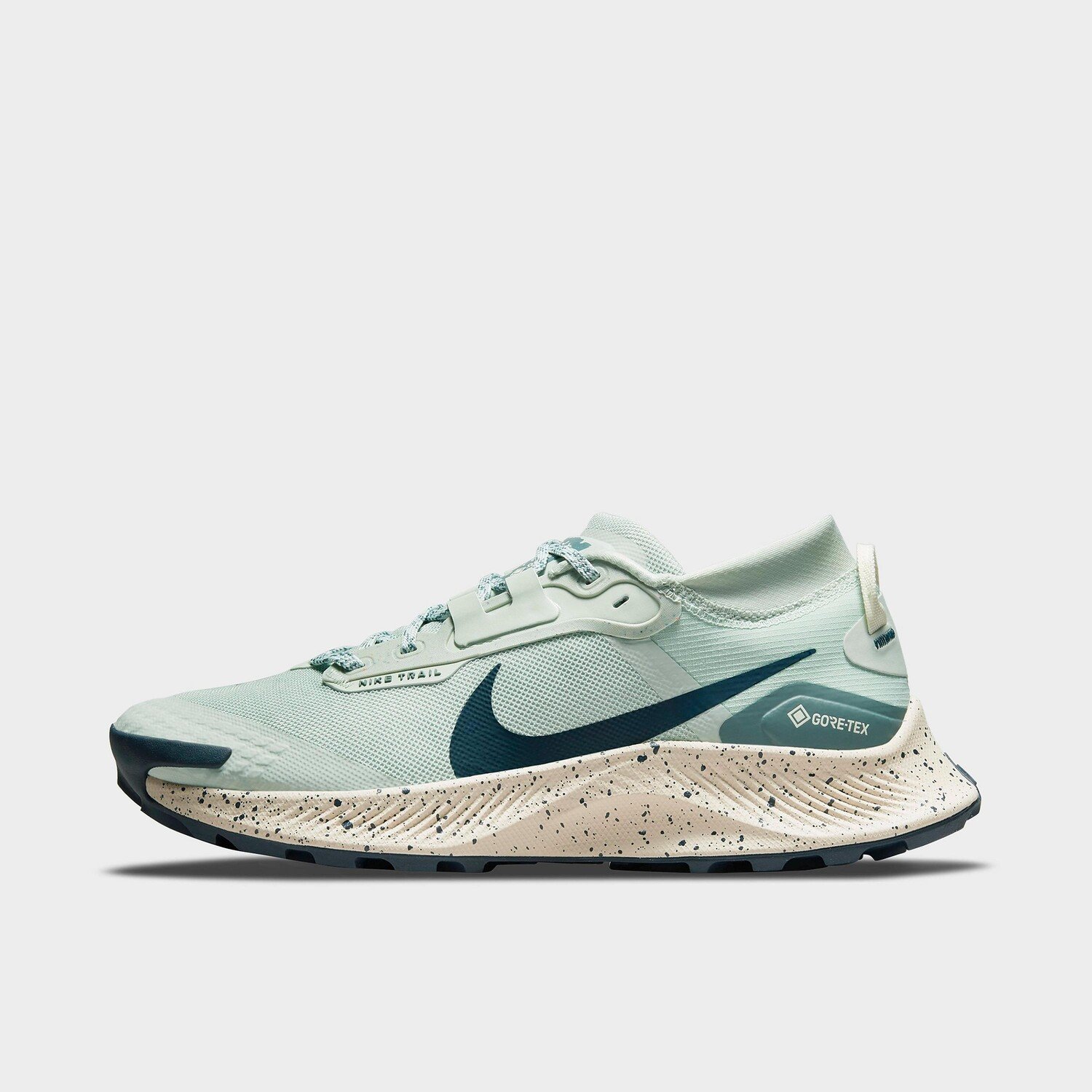 

Женские кроссовки Nike Pegasus Trail 3 GORE-TEX, зеленый