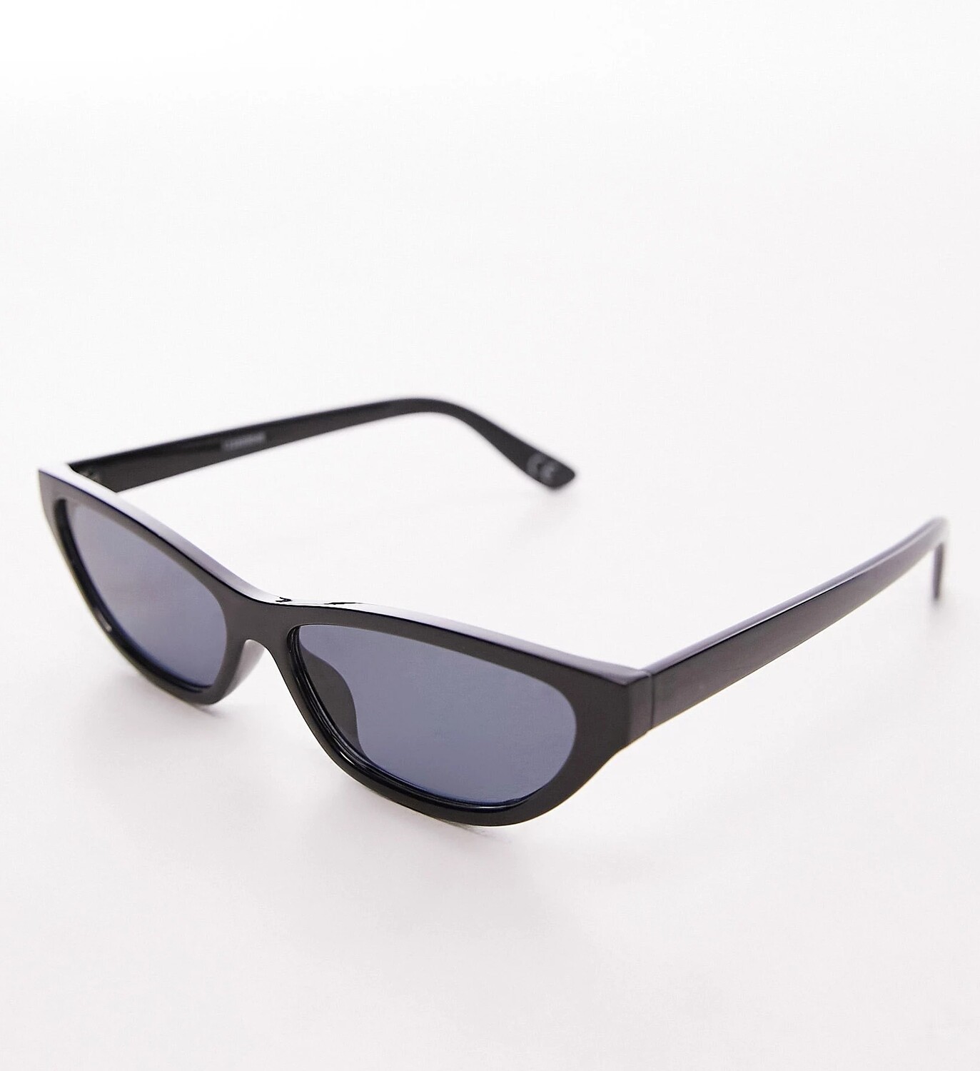 

Солнцезащитные очки Topshop Fern Skinny Angled Cat Eye, черный