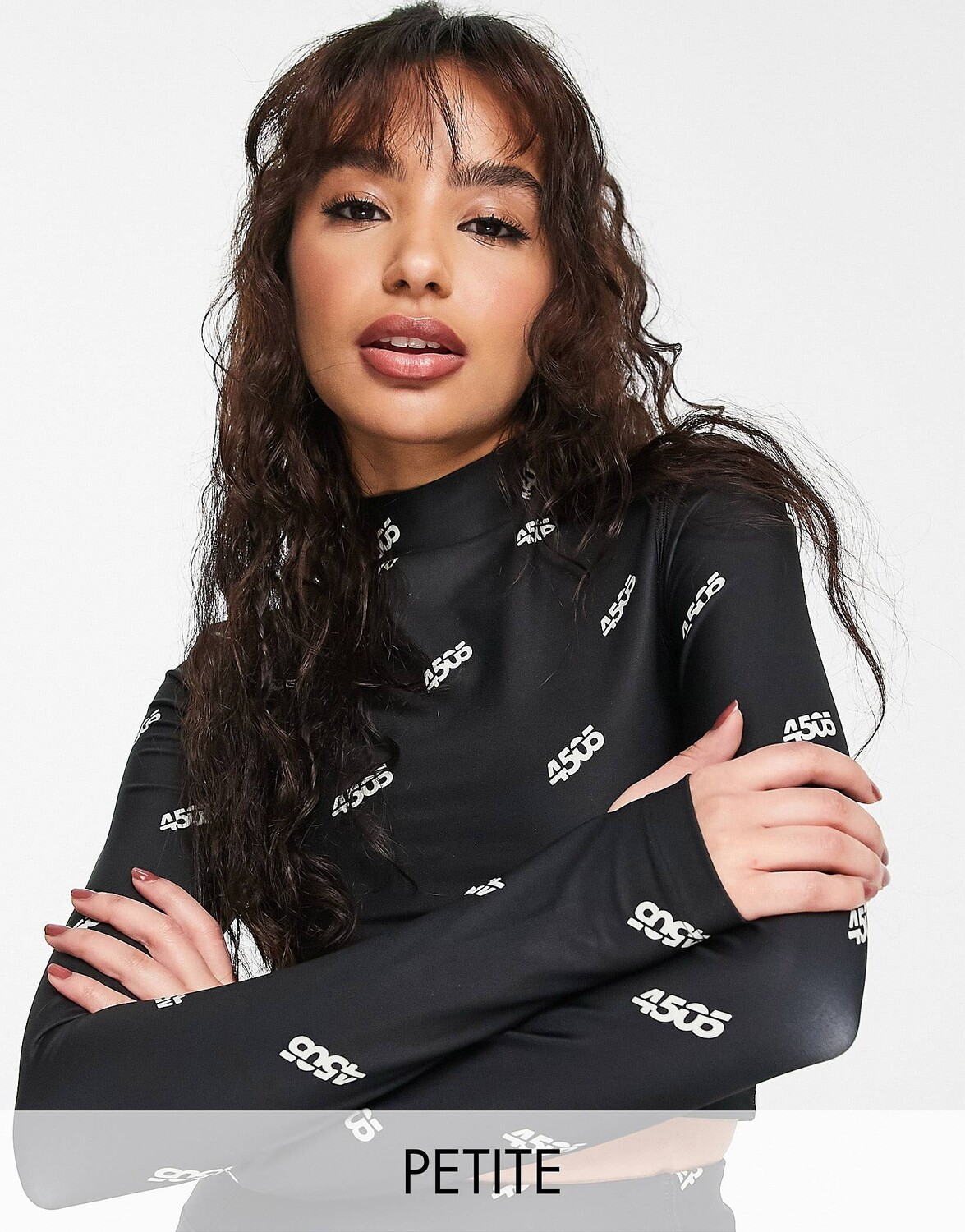 

Монобрендовая футболка с длинными рукавами ASOS 4505 Petite, Черный