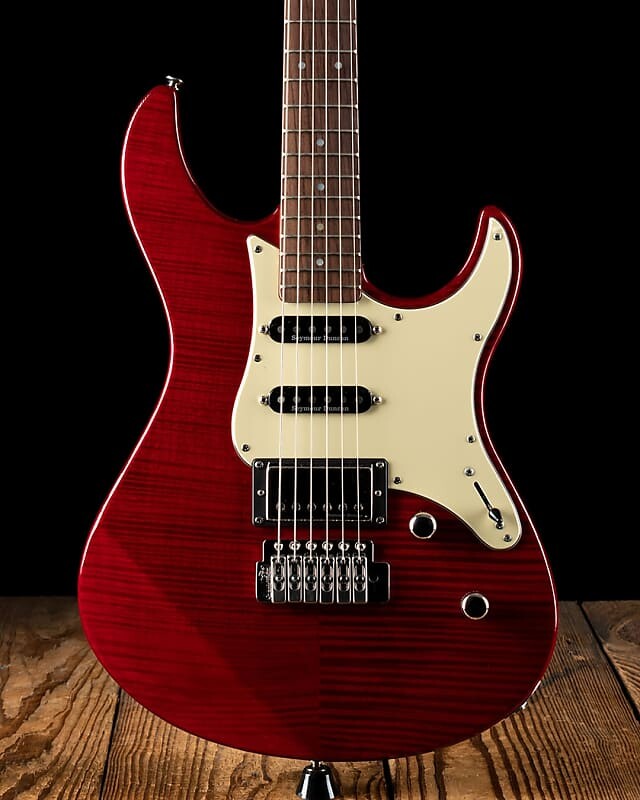 

Гитара Yamaha Pacifica 600 Series, красный