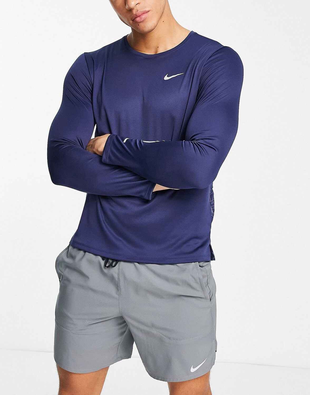 

Темно-синий светоотражающий топ с длинными рукавами Nike Running Run Division Flash Dri-FIT Miler