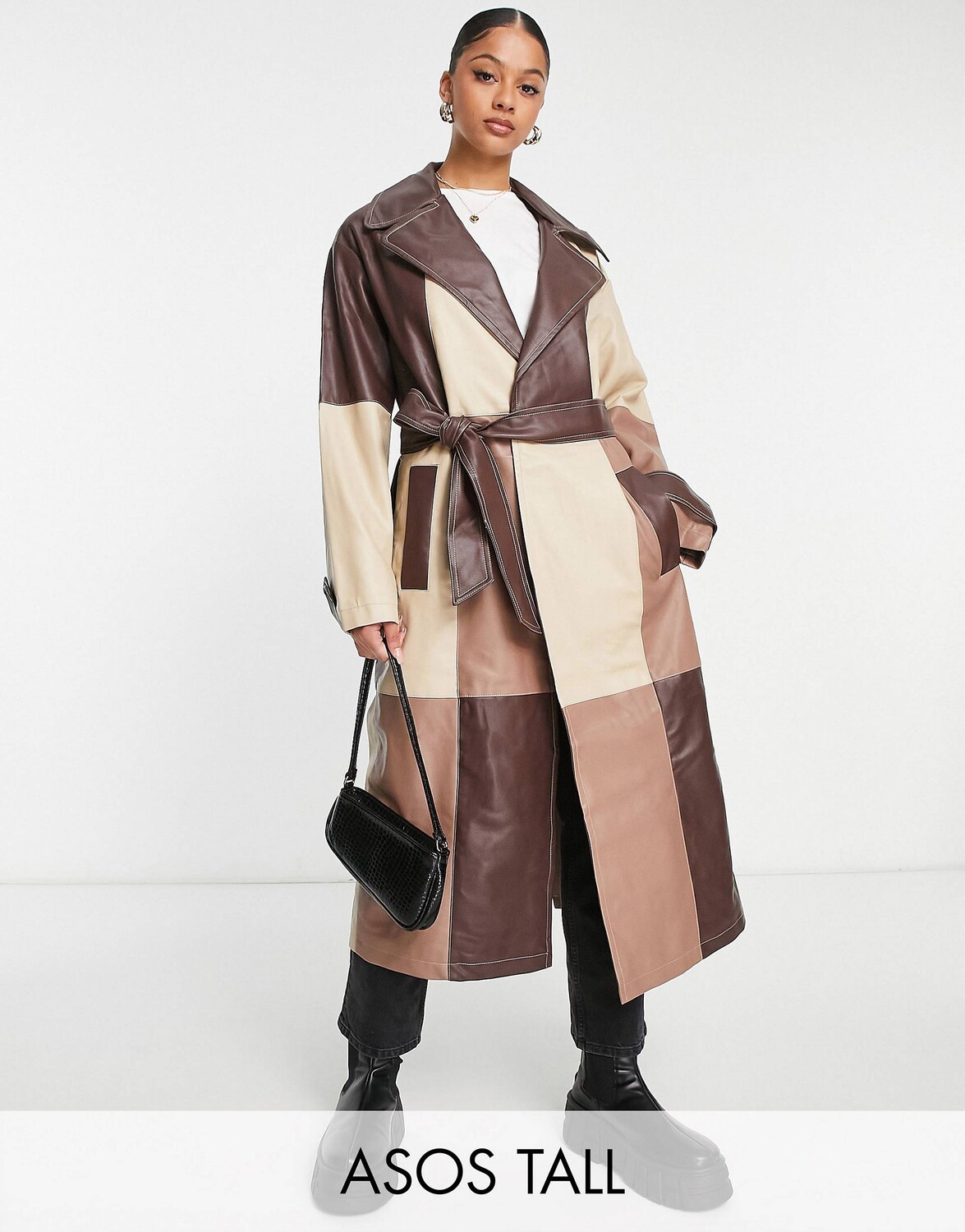 

Коричневый тренч из искусственной кожи с нашивками ASOS DESIGN Tall