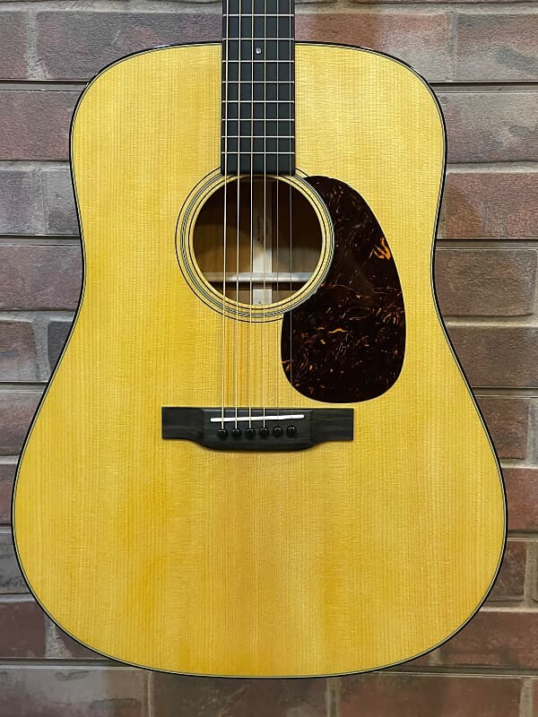 

Мартин Д-18 Martin D-18