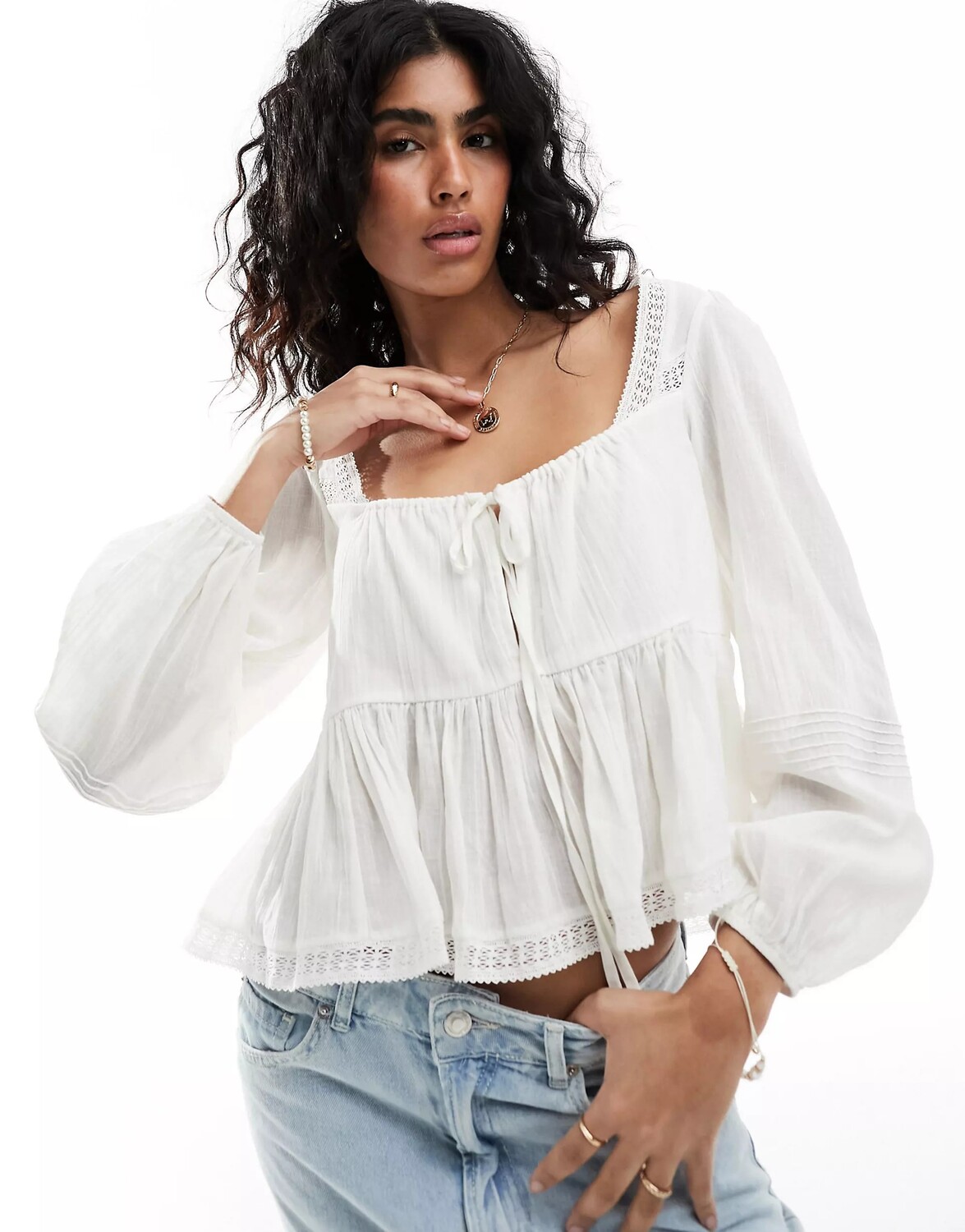 

Блуза Asos Design Long Sleeve Square Neck Peplum With Lace Inserts, светло-бежевый