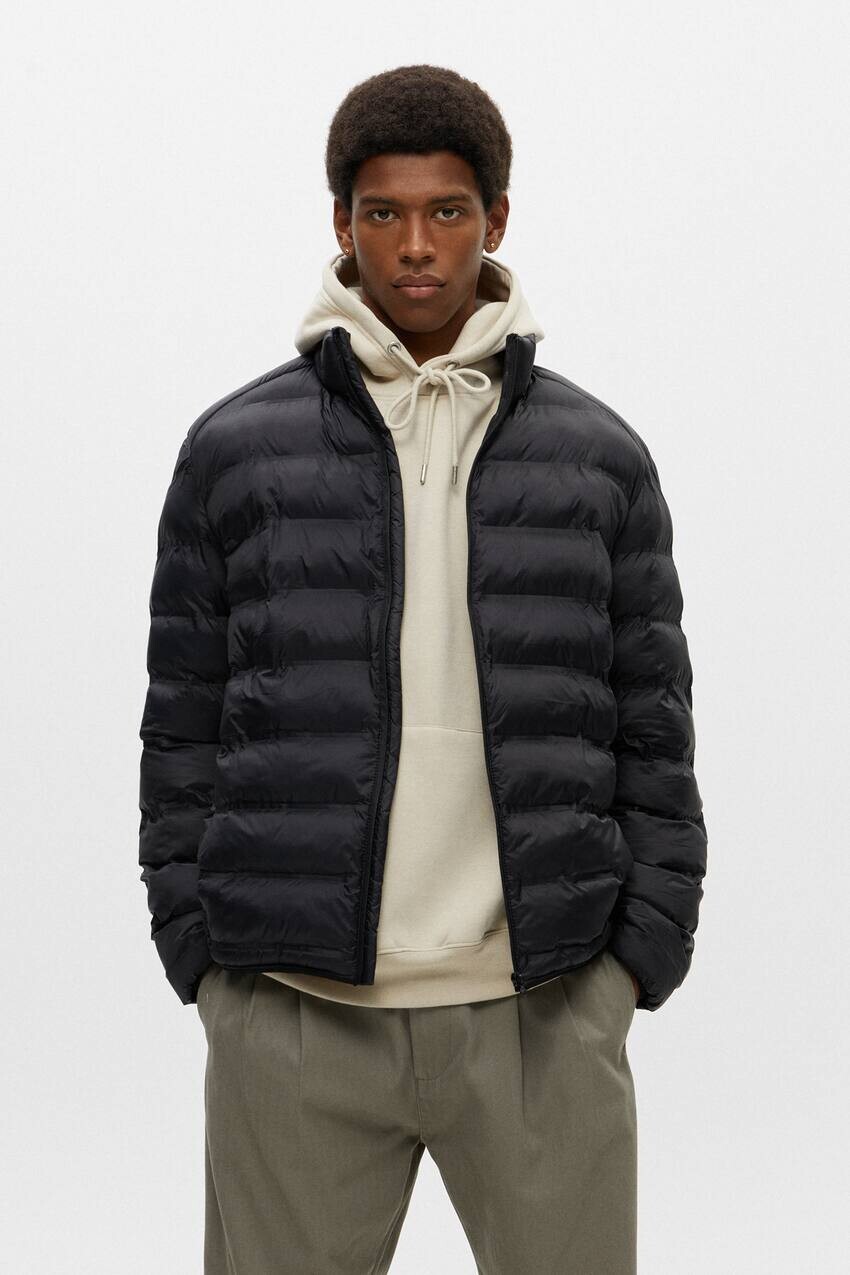 

Легкая стеганая куртка Pull&Bear, черный