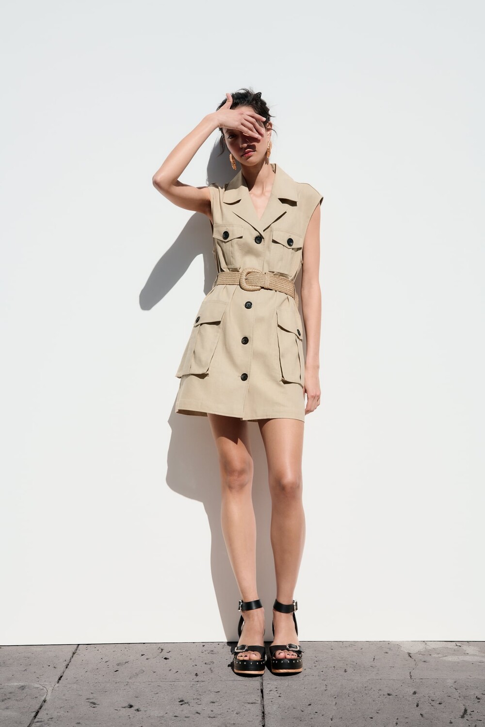 

Жилет из смешанной льна с поясом ZARA, кэмел