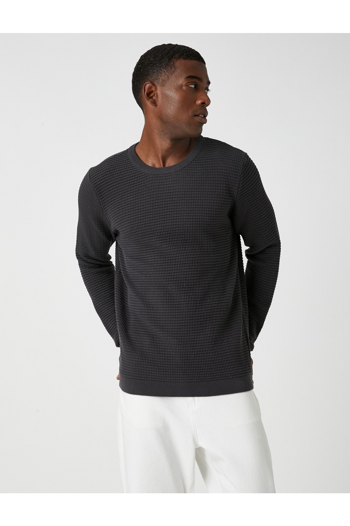 цена Текстурированный свитер с круглым вырезом Koton, серый