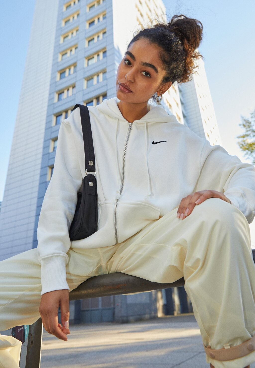 

Толстовка на молнии Nike Hoodie, парус