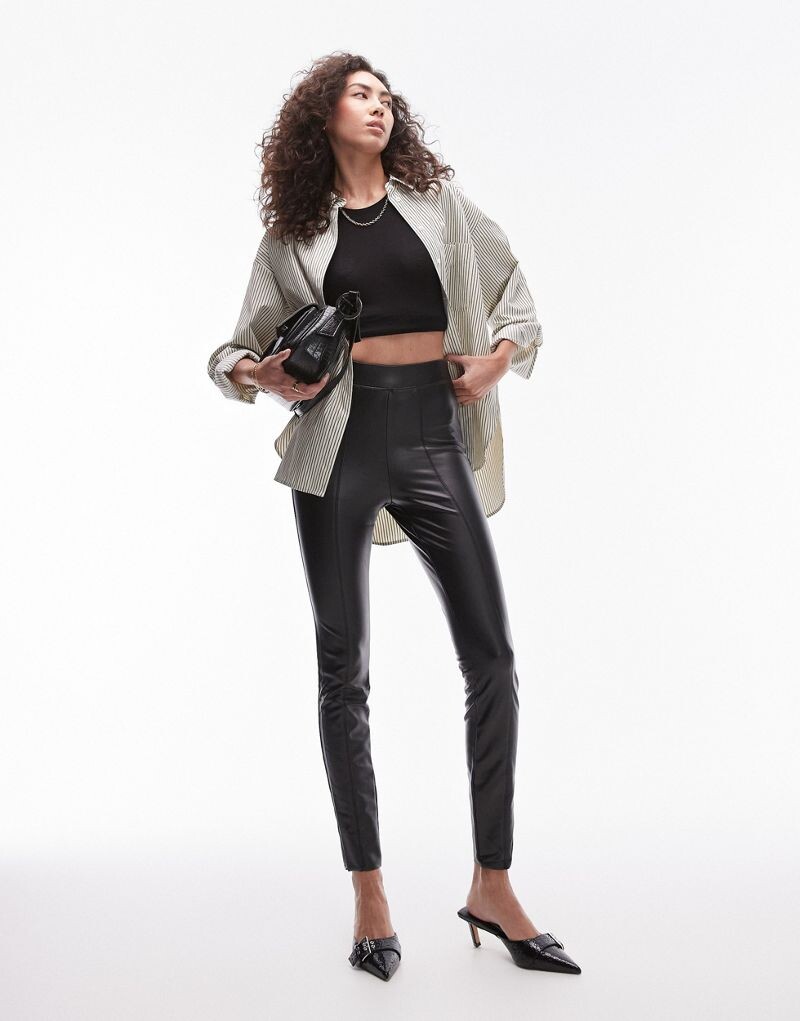 

Черные узкие брюки из искусственной кожи Topshop
