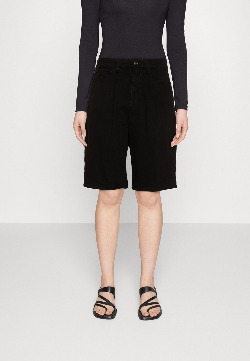 

Джинсовые шорты Esprit, черный