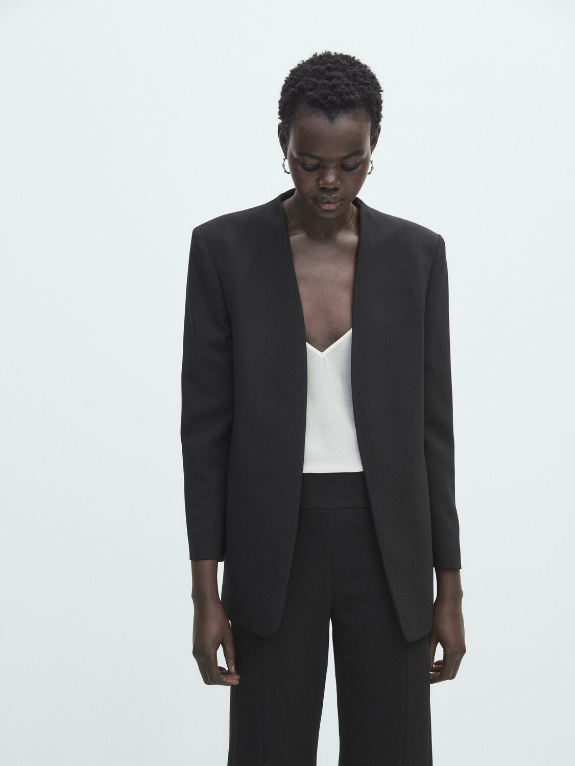 

Черный пиджак без лацкана Massimo Dutti, черный