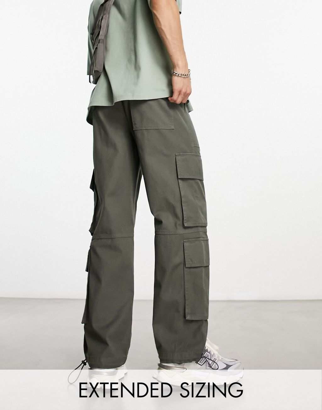 

Широкие брюки карго с множеством карманов ASOS DESIGN цвета хаки