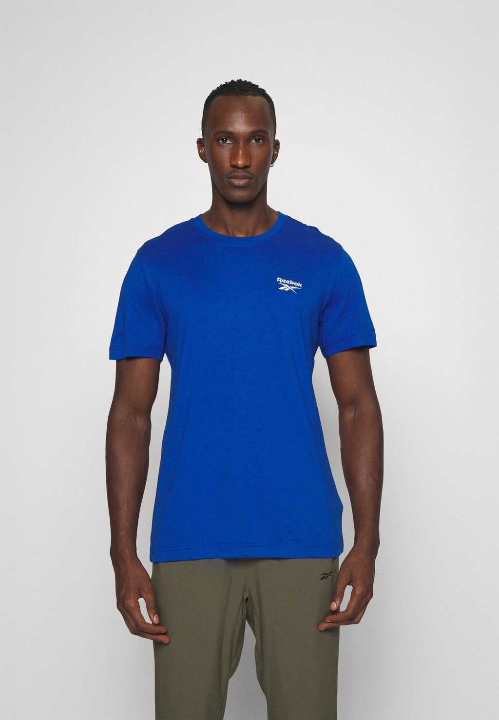 

Базовая футболка Left Chest Logo Tee Reebok, цвет vector blue
