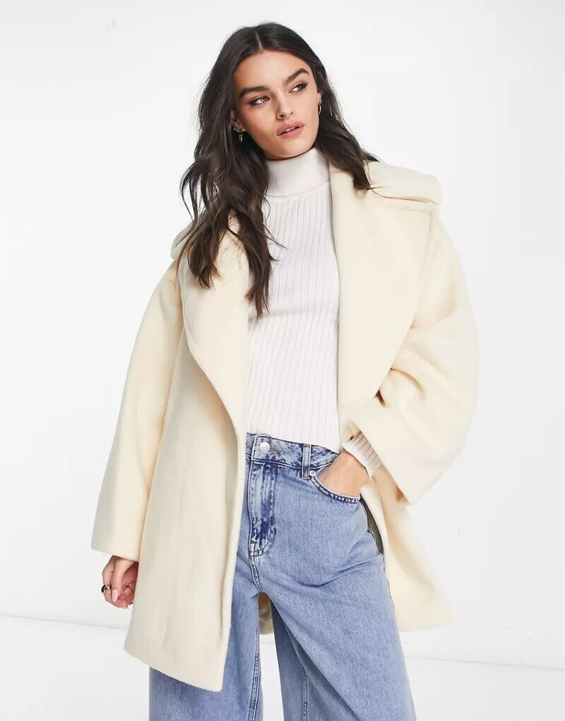 

Белое короткое пальто с поясом River Island