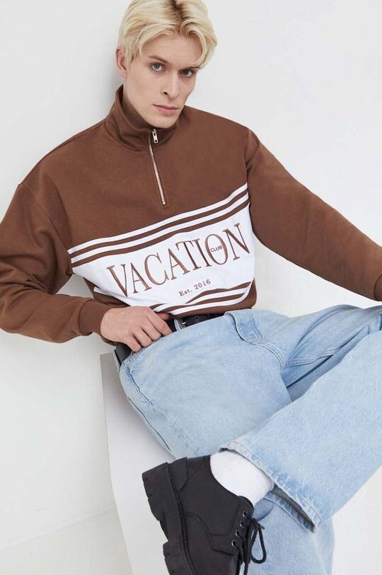 

Толстовка «В отпуске» On Vacation, коричневый
