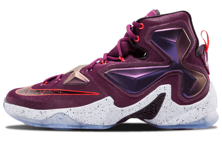 

Nike LeBron 13, написанный звездами