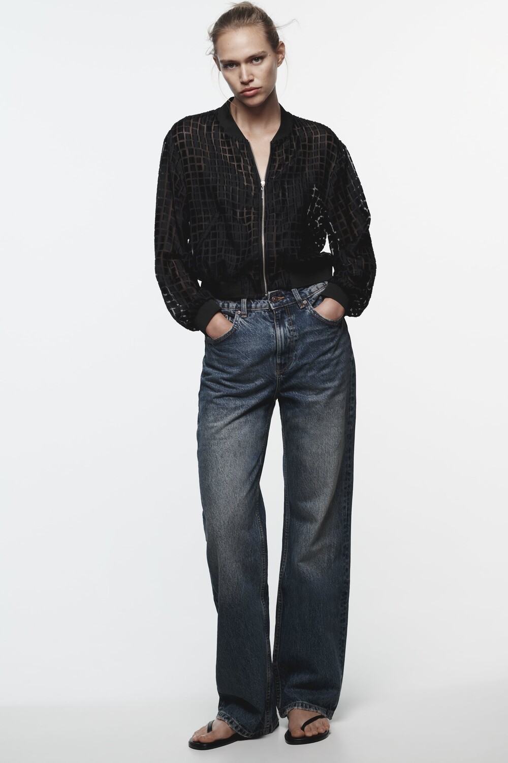 

Куртка-бомбер из органзы Zara, черный