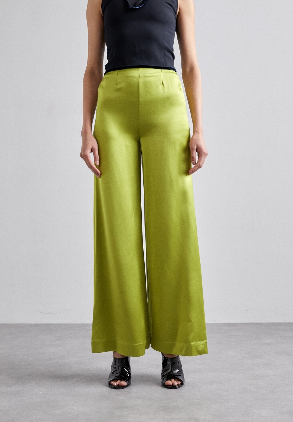 

Брюки Luke Pant STAUD, цвет garden moss