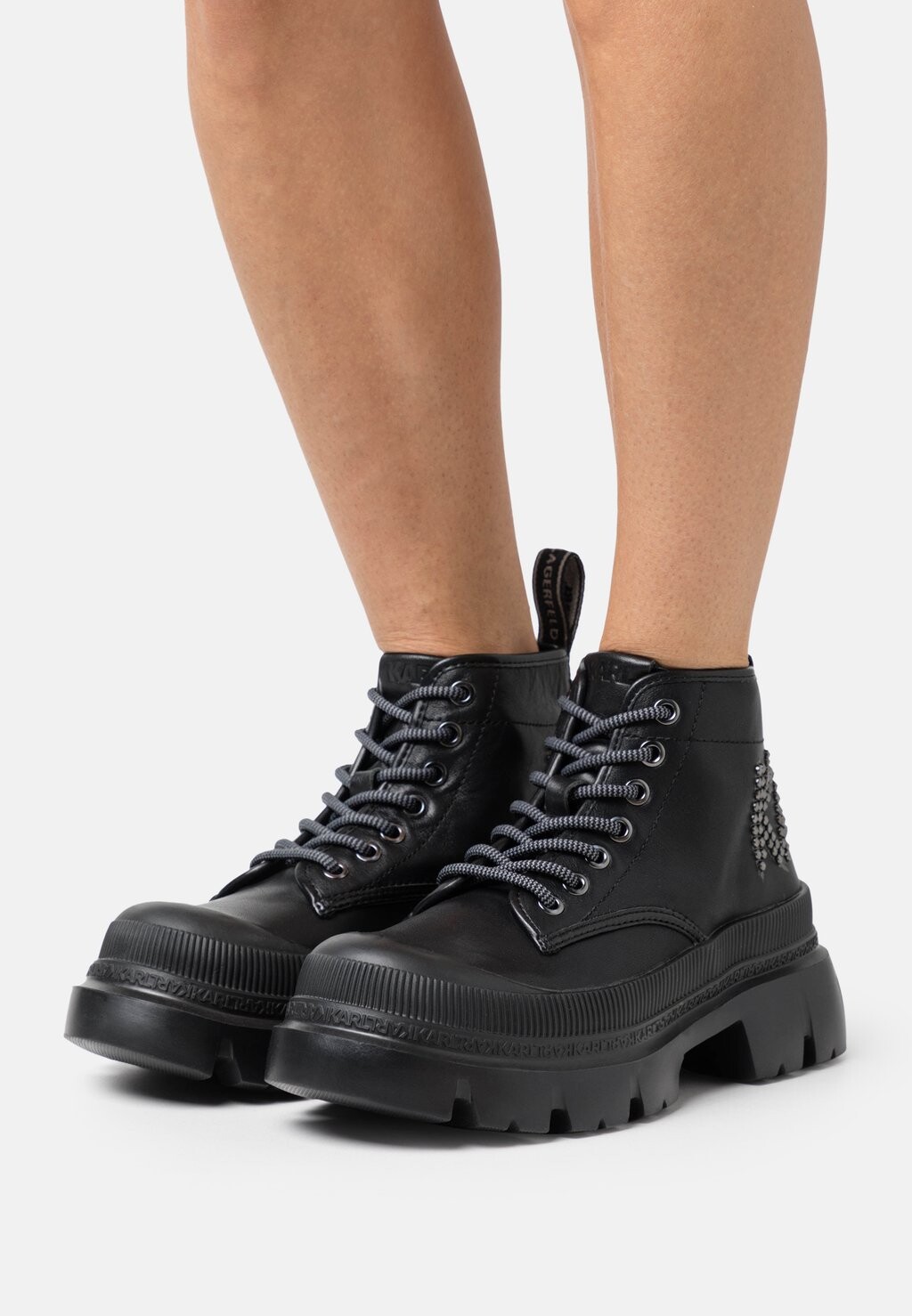 

Ботильоны TREKKA MAX MID LACE STUD BOOT KARL LAGERFELD, черный