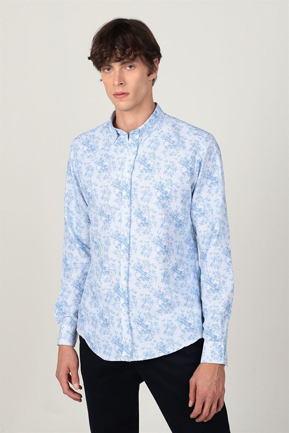 

Мужская рубашка Slim Fit с длинным рукавом и рисунком, воротником на пуговицах TUDORS, белый