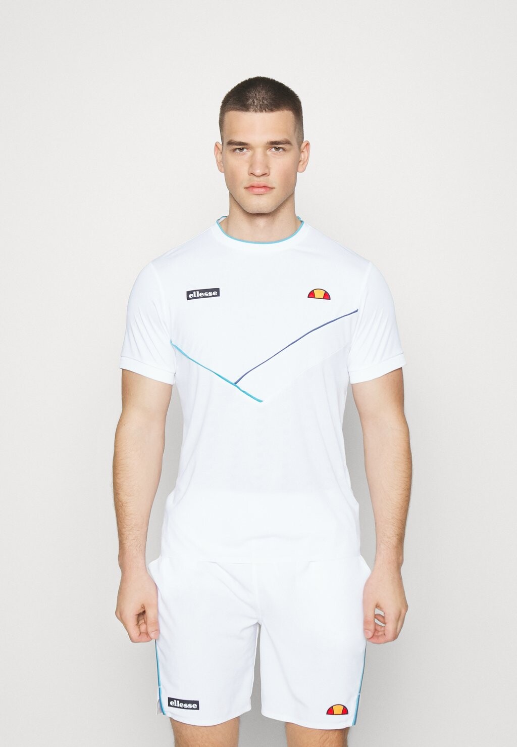 

Футболка Ellesse