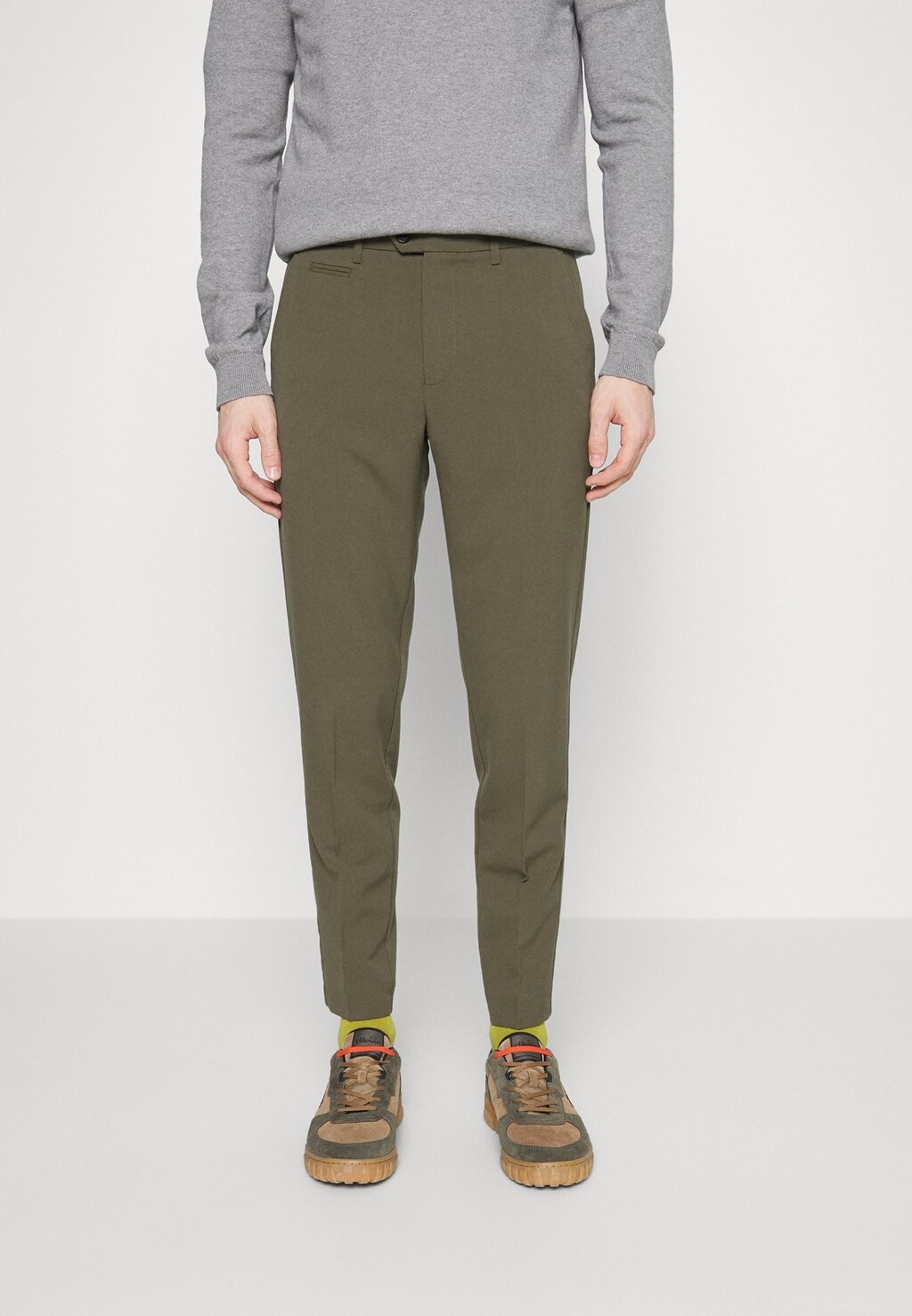 

Чиносы Slim Fit Club Pants Lindbergh, цвет olive