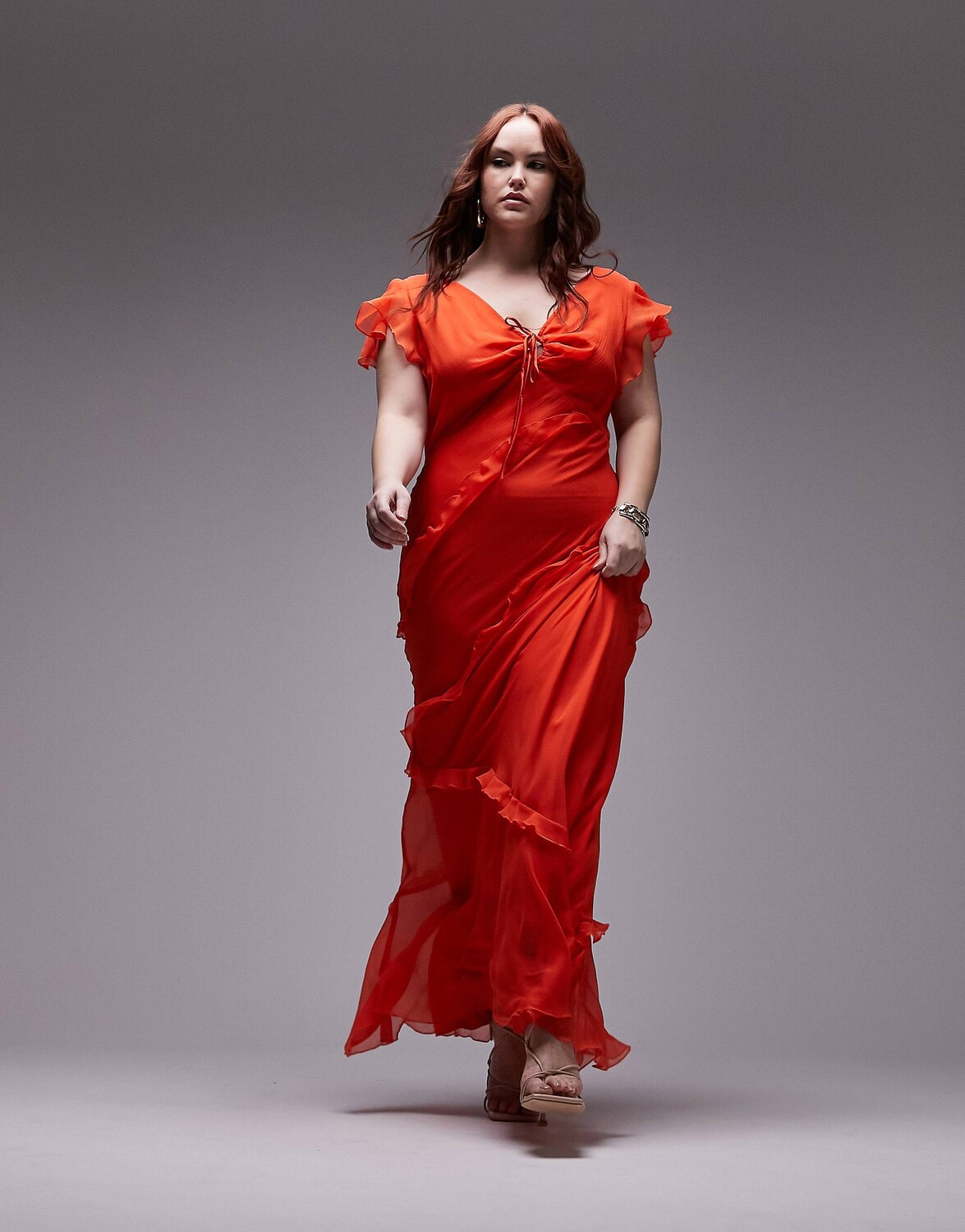 

Красное платье миди с оборками и v-образным вырезом Topshop Curve