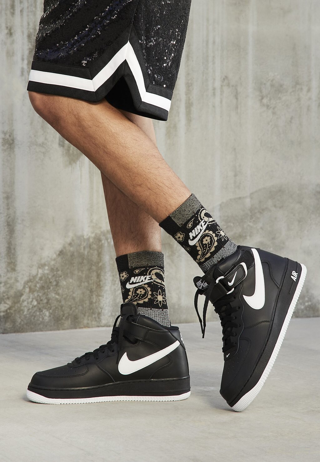 

Высокие кроссовки Nike