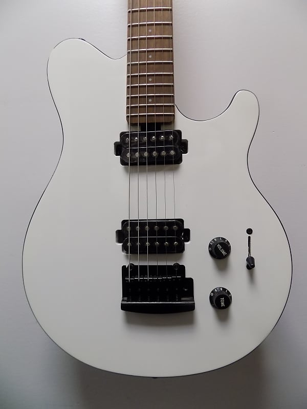 Электрогитара Sterling By Music Man SUB Axis AX3S-WH-R1 Electric Guitar - White электрогитара sterling axis in white with black body binding ax3s wh r1