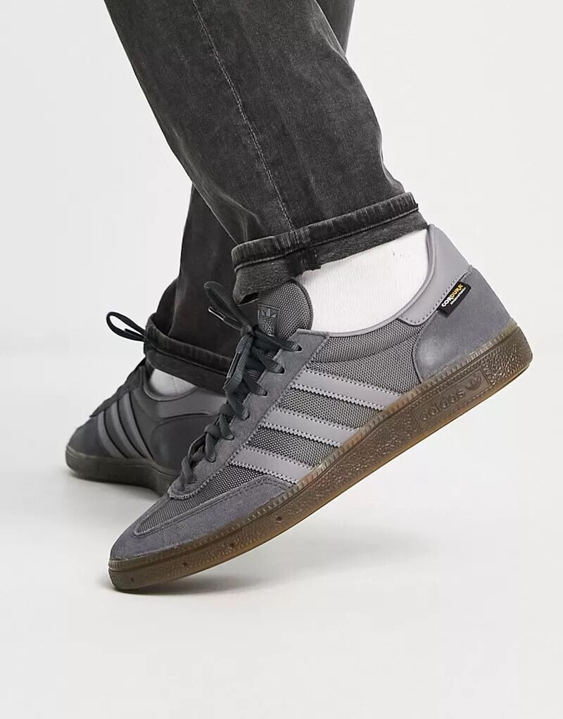 

Серые кроссовки adidas Originals Handball Spezial на резиновой подошве