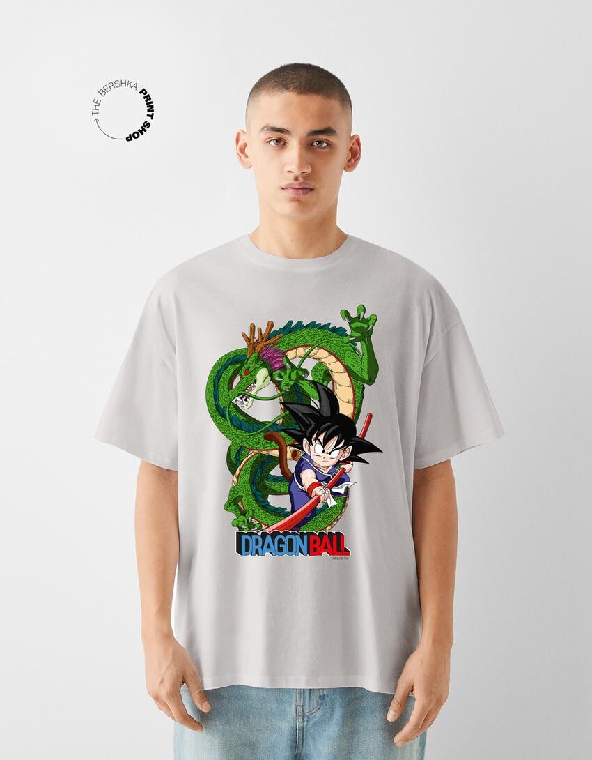 

Футболка dragon ball большого размера с короткими рукавами Bershka, серый