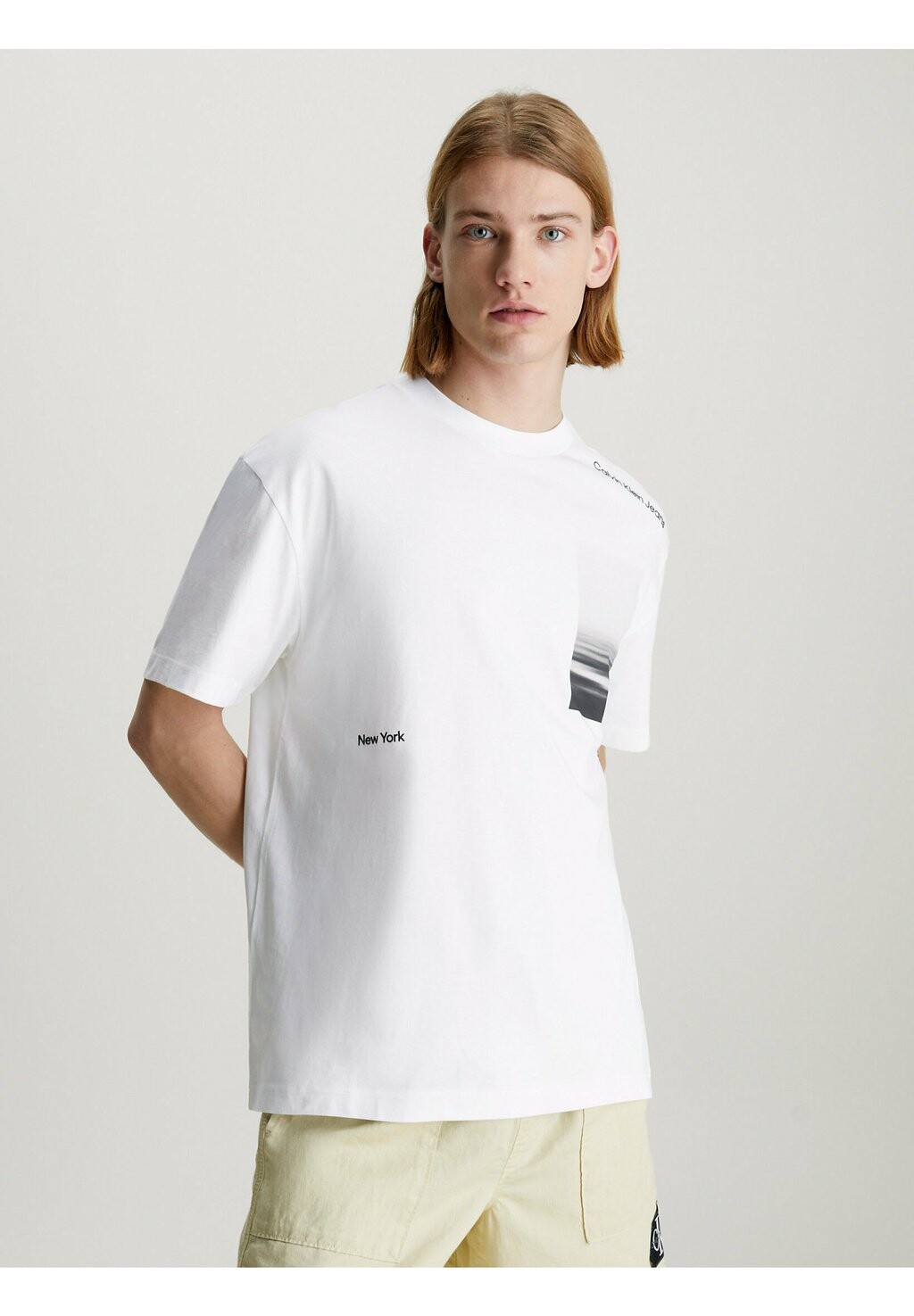 

Футболка с принтом SERENITY BACK GRAPHIC TEE Calvin Klein Jeans, белый
