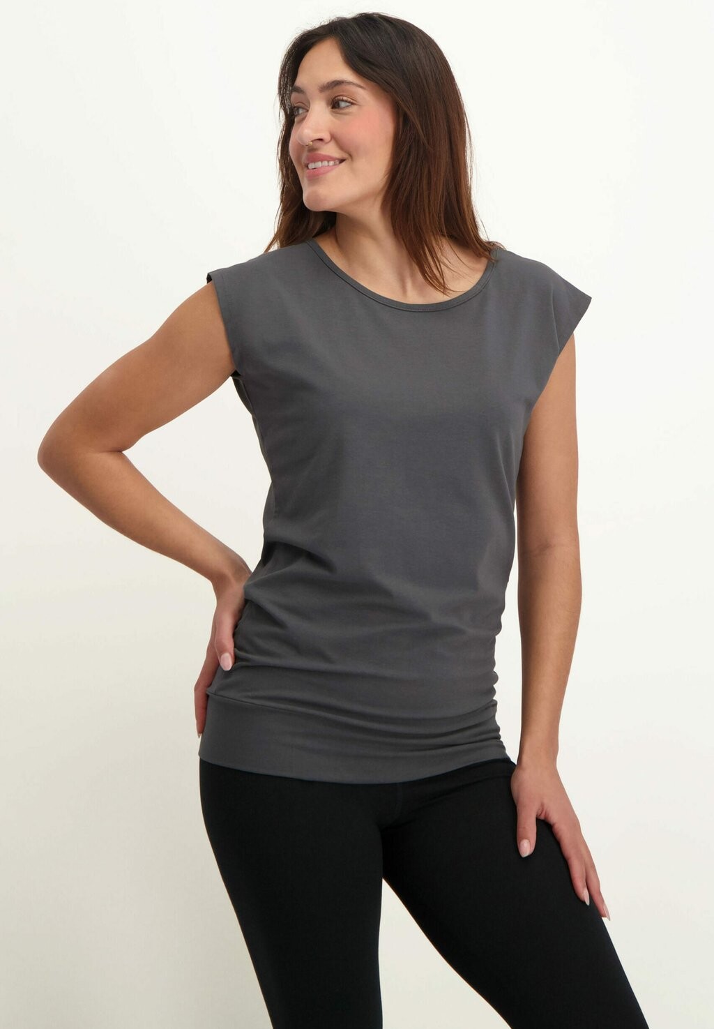 

Футболка базовая ASANA Urban Goddess, цвет charcoal