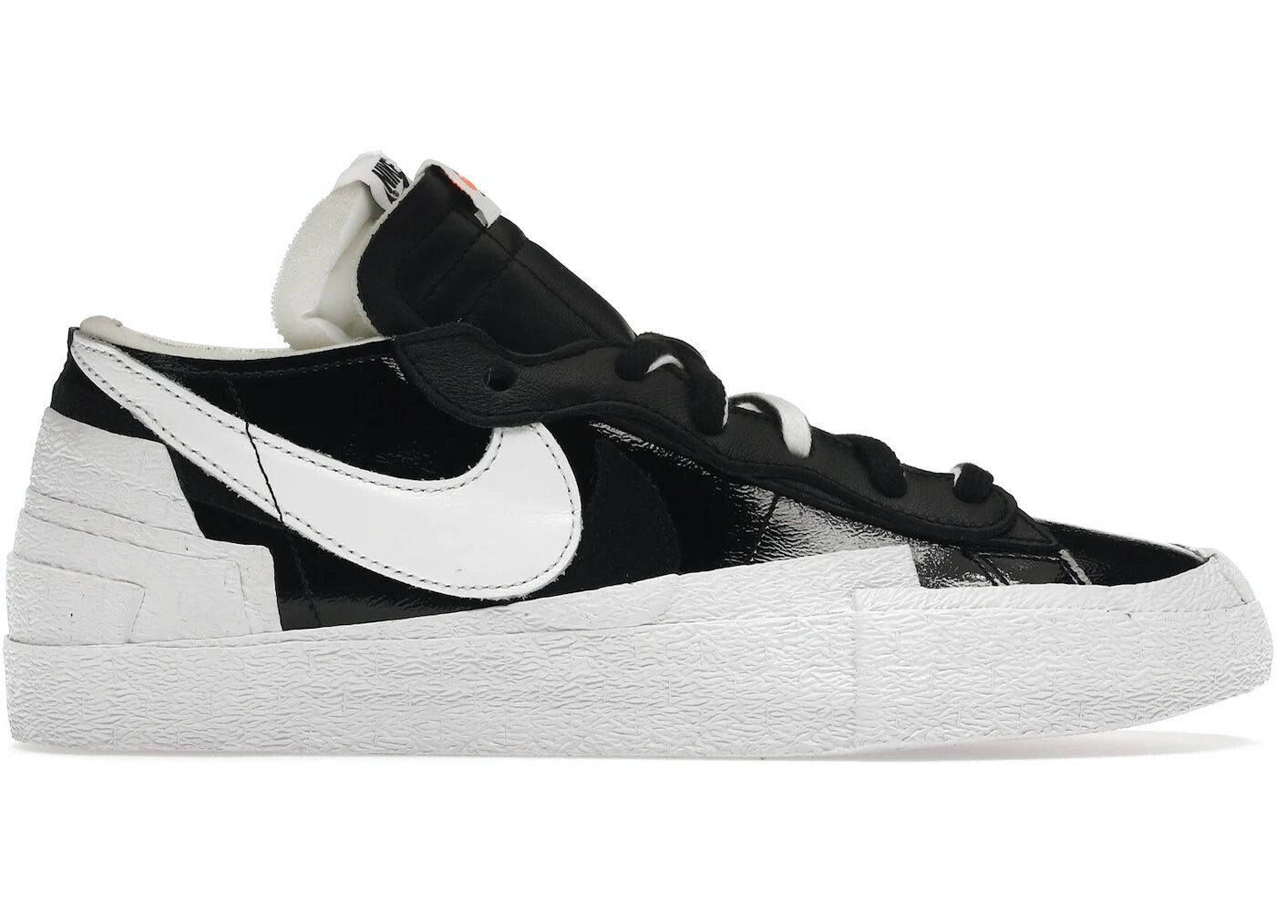 

Кроссовки Nike Blazer Low Sacai, черный / белый