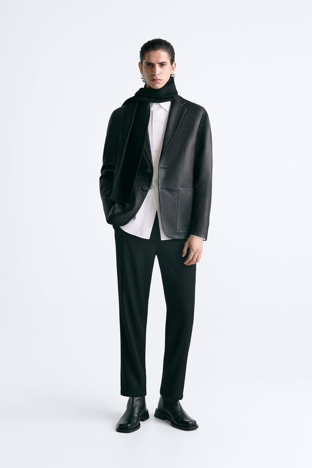 

Кожаный пиджак ZARA, серый
