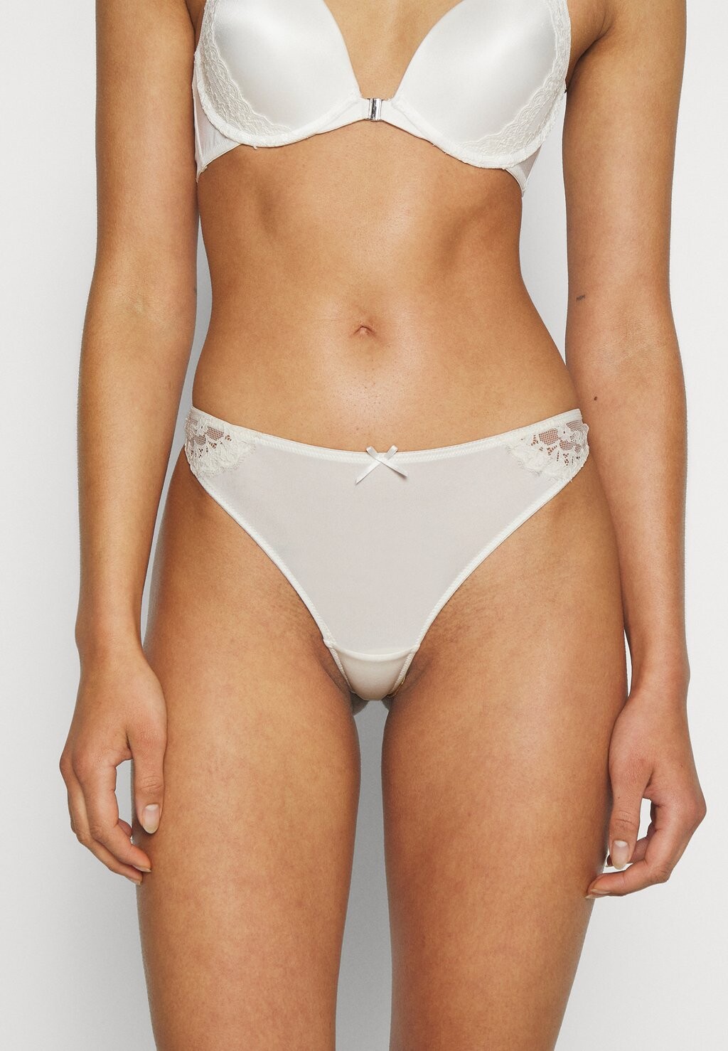 

Стринги Hunkemöller, белый