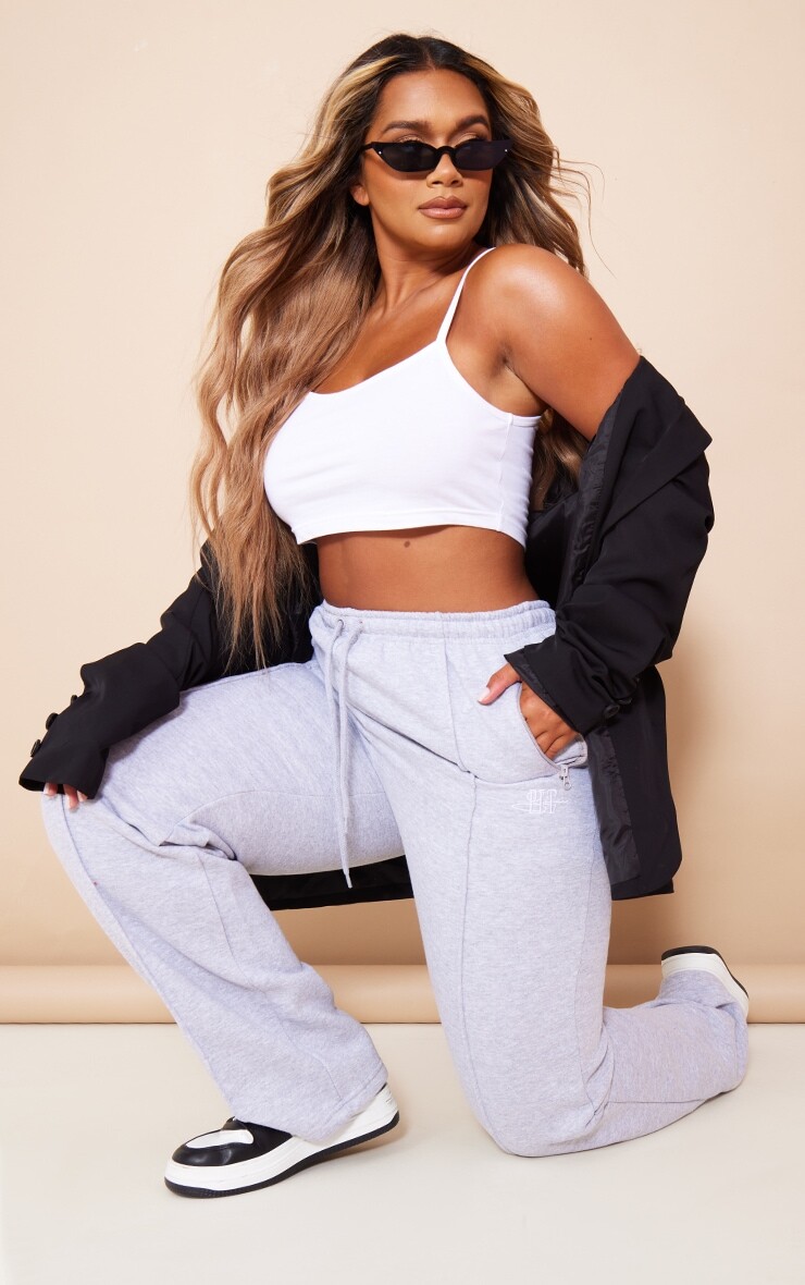 

PrettyLittleThing Shape Серые широкие джоггеры на молнии с карманами на молнии