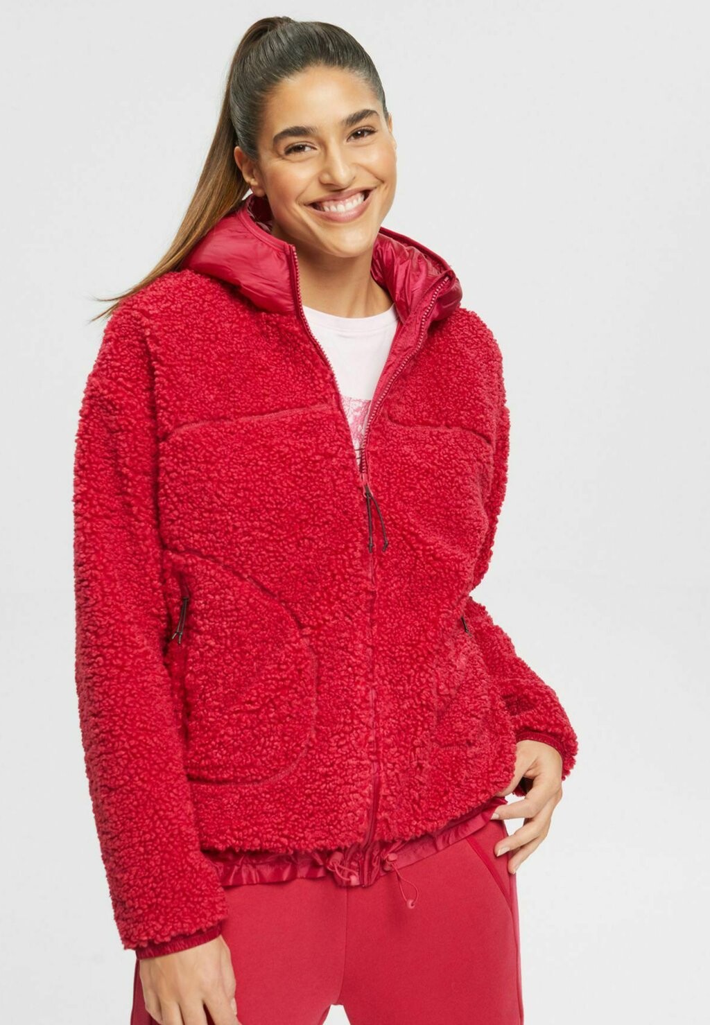 

Флисовая куртка Esprit, красный