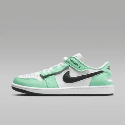 

Кроссовки Jordan Air 1 Low FlyEase, цвет White/Green Glow/Black