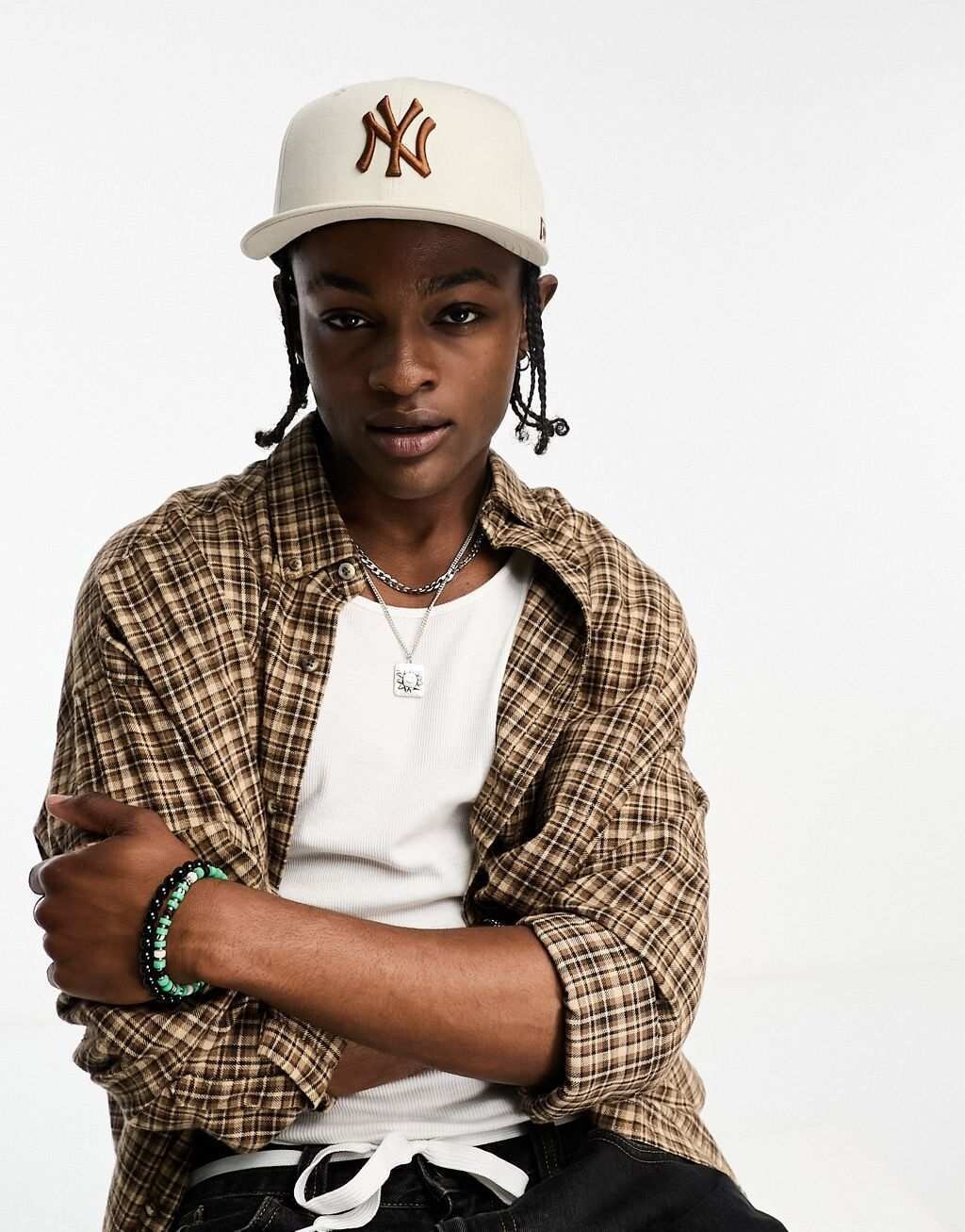 

Белая кепка New Era 9fifty NY с оранжевым логотипом